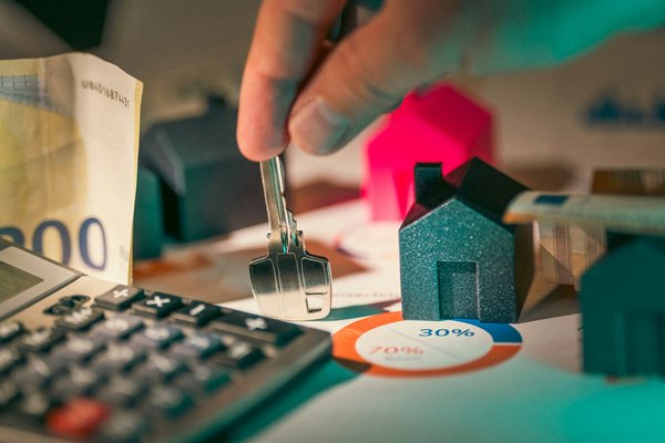 Essential Strategies for UK Property Owners to Secure a Second Mortgage for Investment Opportunities